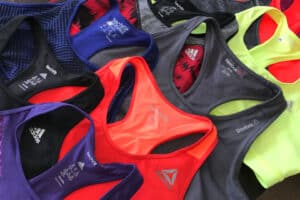 Sport Tops und Bustiers