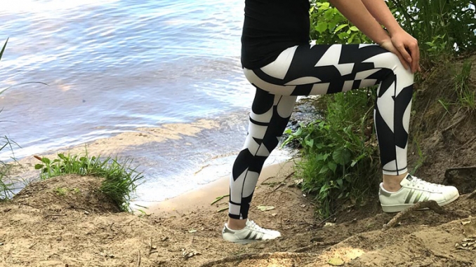 katy-adidas-leggings Katy in Adidas Leggings am See
