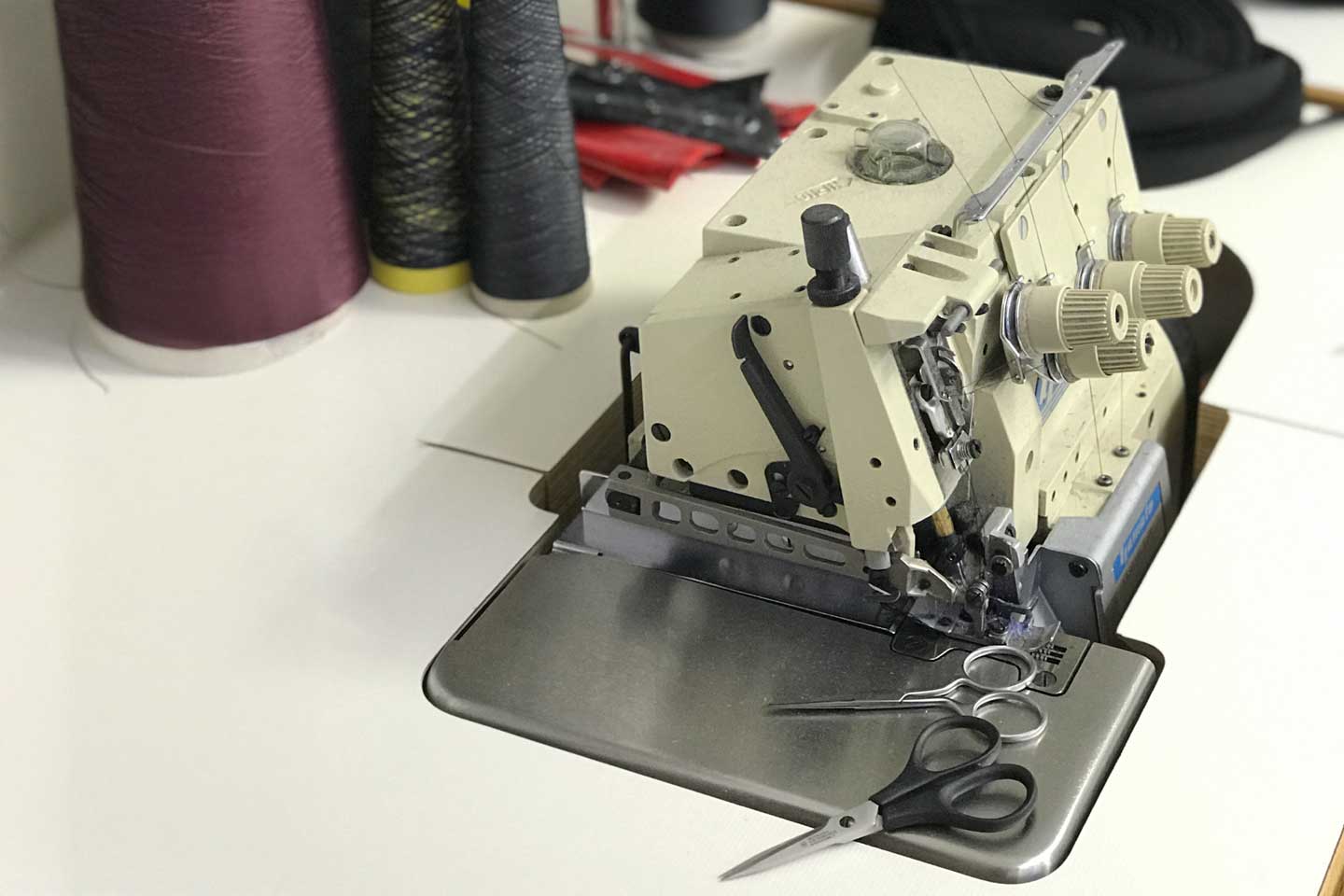 Overlook Nähmaschine der Firma Fets Fash